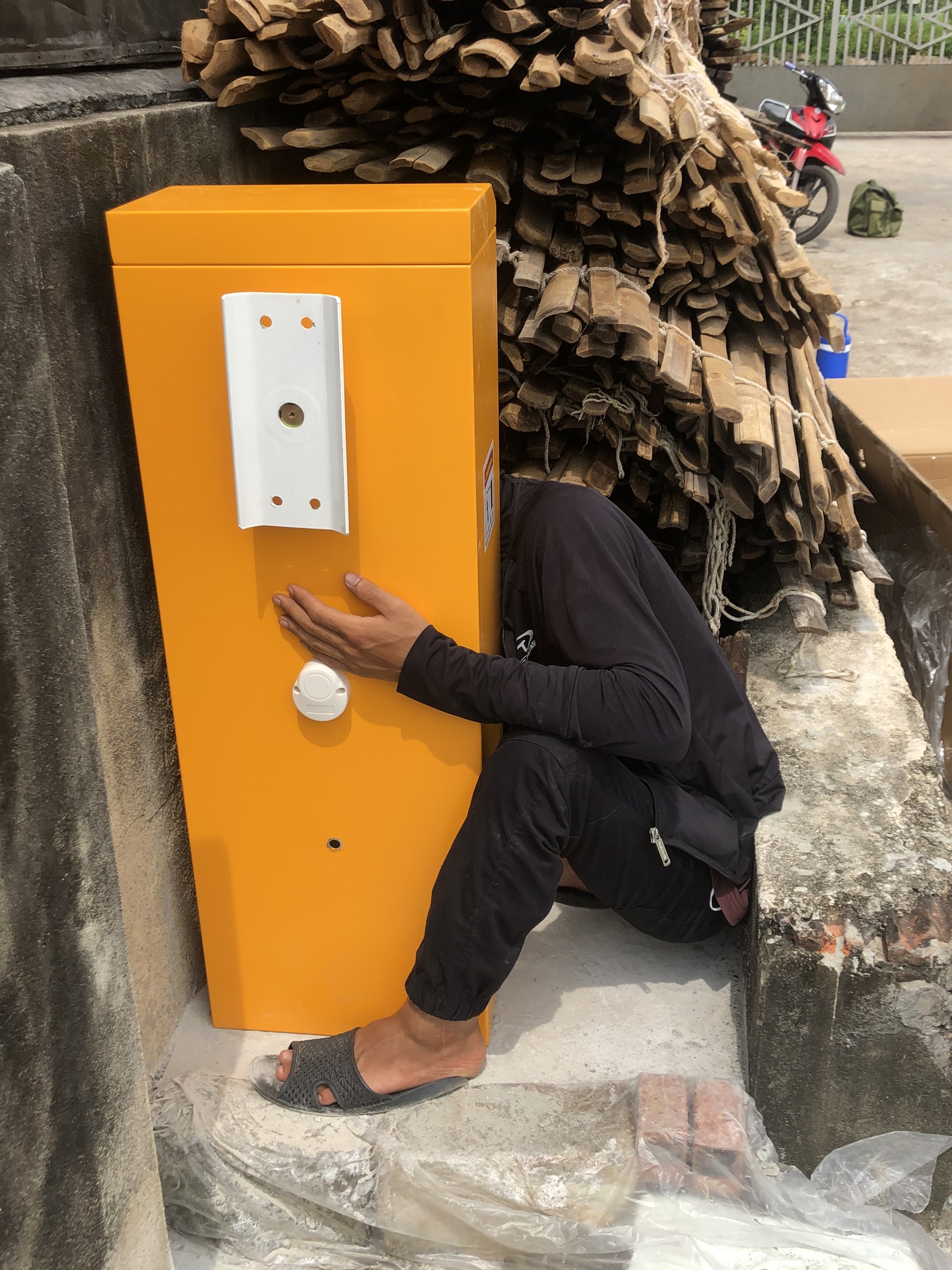 Sửa chữa cổng xếp tự động tại Yên Khánh 